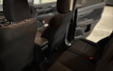 Mitsubishi Outlander III рестайлинг 3, 2020 год, 2 400 000 рублей, 5 фотография