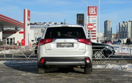 Mitsubishi Outlander III рестайлинг 3, 2016 год, 1 815 000 рублей, 6 фотография