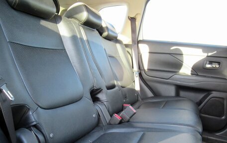 Mitsubishi Outlander III рестайлинг 3, 2016 год, 1 815 000 рублей, 12 фотография