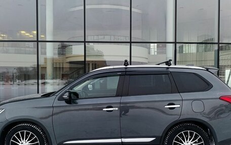 Mitsubishi Outlander III рестайлинг 3, 2019 год, 2 650 000 рублей, 8 фотография