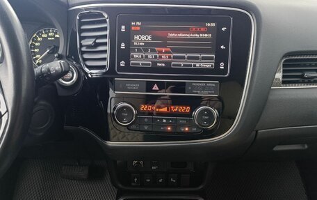 Mitsubishi Outlander III рестайлинг 3, 2019 год, 2 650 000 рублей, 12 фотография