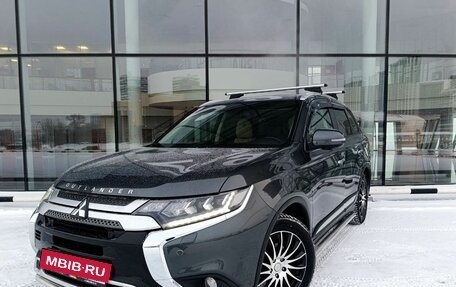 Mitsubishi Outlander III рестайлинг 3, 2019 год, 2 650 000 рублей, 2 фотография
