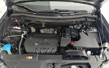 Mitsubishi Outlander III рестайлинг 3, 2019 год, 2 650 000 рублей, 16 фотография