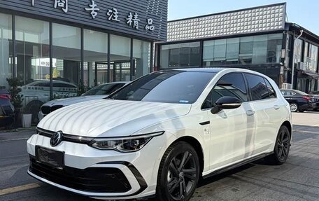 Volkswagen Golf VIII, 2023 год, 1 940 000 рублей, 1 фотография