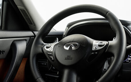 Infiniti QX70, 2013 год, 2 130 000 рублей, 31 фотография