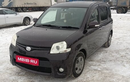 Toyota Sienta I, 2011 год, 965 000 рублей, 2 фотография