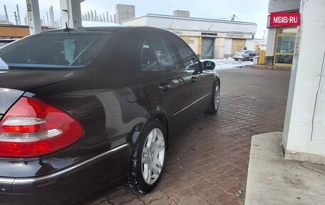 Mercedes-Benz E-Класс, 2005 год, 1 200 000 рублей, 6 фотография