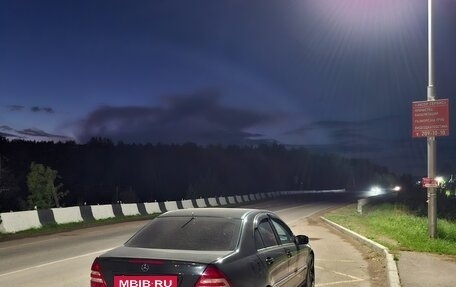 Mercedes-Benz C-Класс, 2005 год, 800 000 рублей, 7 фотография