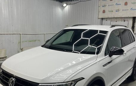 Volkswagen Tiguan II, 2021 год, 4 170 000 рублей, 1 фотография