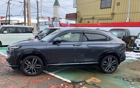 Honda Vezel, 2022 год, 2 100 000 рублей, 3 фотография