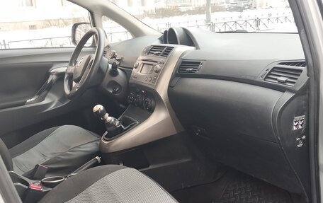 Toyota Verso I, 2009 год, 750 000 рублей, 14 фотография