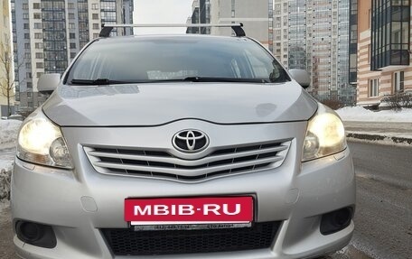Toyota Verso I, 2009 год, 750 000 рублей, 3 фотография