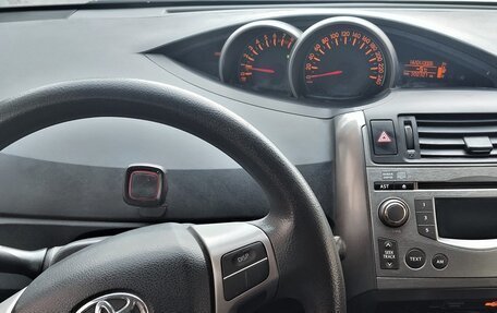 Toyota Verso I, 2009 год, 750 000 рублей, 28 фотография