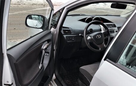 Toyota Verso I, 2009 год, 750 000 рублей, 39 фотография