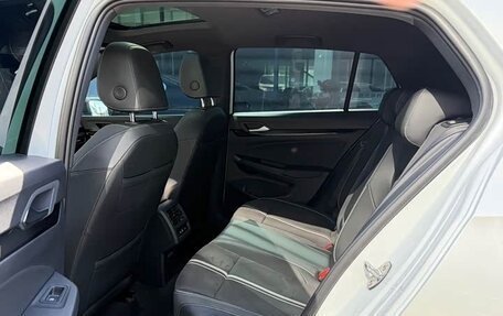 Volkswagen Golf VIII, 2023 год, 1 940 000 рублей, 10 фотография