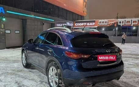 Infiniti QX70, 2015 год, 2 350 000 рублей, 2 фотография