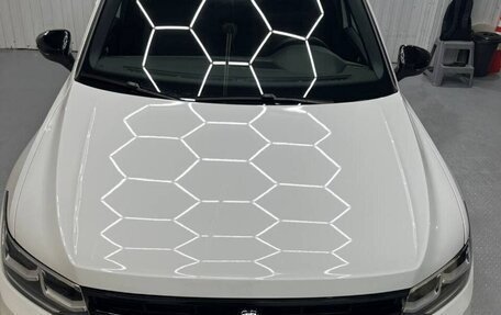 Volkswagen Tiguan II, 2021 год, 4 170 000 рублей, 2 фотография