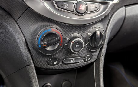 Hyundai Solaris II рестайлинг, 2013 год, 750 000 рублей, 18 фотография