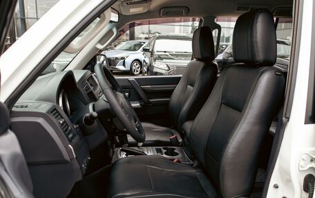 Mitsubishi Pajero IV, 2014 год, 2 215 000 рублей, 11 фотография