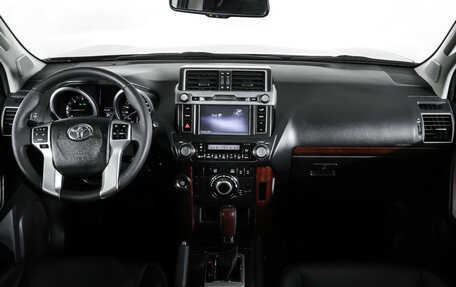 Toyota Land Cruiser Prado 150 рестайлинг 2, 2016 год, 3 990 000 рублей, 13 фотография