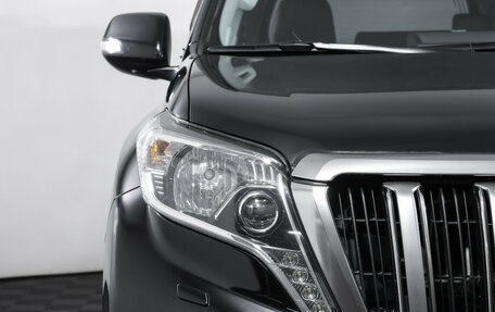 Toyota Land Cruiser Prado 150 рестайлинг 2, 2016 год, 3 990 000 рублей, 26 фотография