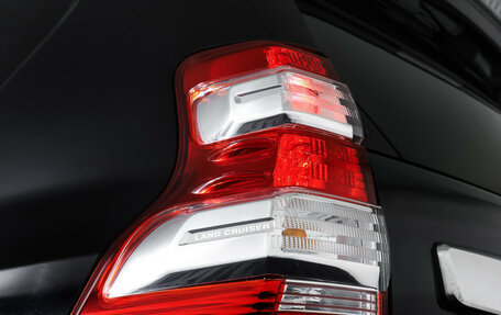 Toyota Land Cruiser Prado 150 рестайлинг 2, 2016 год, 3 990 000 рублей, 25 фотография