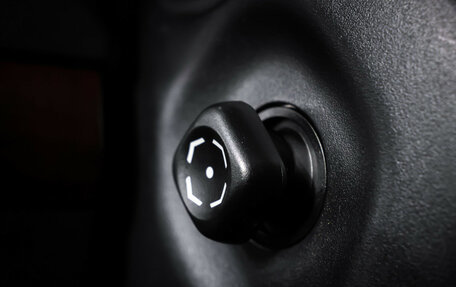 Toyota Land Cruiser Prado 150 рестайлинг 2, 2016 год, 3 990 000 рублей, 22 фотография