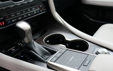 Lexus RX IV рестайлинг, 2021 год, 5 450 000 рублей, 13 фотография