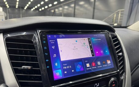 Mitsubishi Pajero Sport III рестайлинг, 2017 год, 2 550 000 рублей, 17 фотография