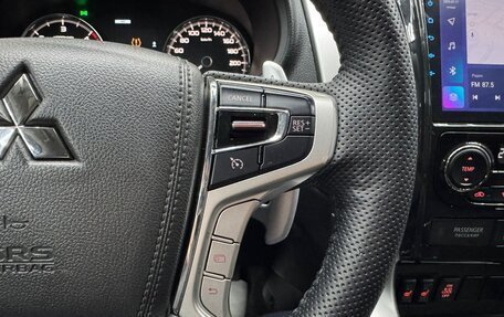 Mitsubishi Pajero Sport III рестайлинг, 2017 год, 2 550 000 рублей, 16 фотография