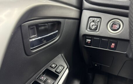 Mitsubishi Pajero Sport III рестайлинг, 2017 год, 2 550 000 рублей, 25 фотография