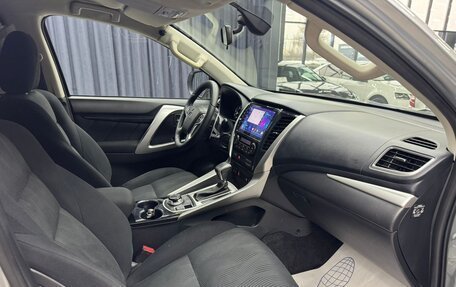 Mitsubishi Pajero Sport III рестайлинг, 2017 год, 2 550 000 рублей, 24 фотография