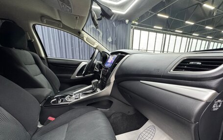 Mitsubishi Pajero Sport III рестайлинг, 2017 год, 2 550 000 рублей, 23 фотография