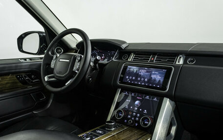 Land Rover Range Rover IV рестайлинг, 2018 год, 5 300 000 рублей, 9 фотография