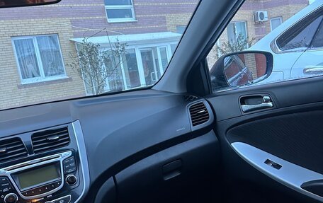 Hyundai Solaris II рестайлинг, 2011 год, 950 000 рублей, 8 фотография