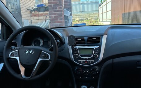 Hyundai Solaris II рестайлинг, 2011 год, 950 000 рублей, 11 фотография