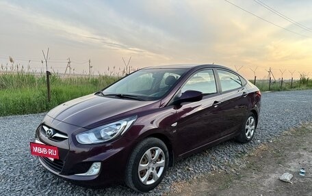 Hyundai Solaris II рестайлинг, 2011 год, 950 000 рублей, 6 фотография