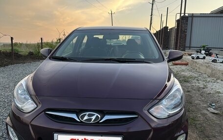 Hyundai Solaris II рестайлинг, 2011 год, 950 000 рублей, 4 фотография
