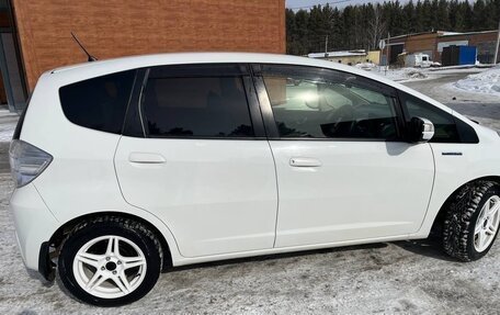Honda Fit III, 2013 год, 830 000 рублей, 6 фотография