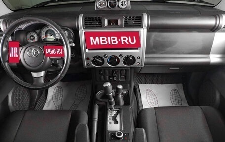 Toyota FJ Cruiser, 2021 год, 5 899 000 рублей, 11 фотография