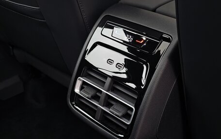 Volkswagen Tiguan, 2025 год, 5 100 000 рублей, 38 фотография