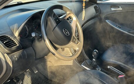 Hyundai Solaris II рестайлинг, 2014 год, 1 200 000 рублей, 9 фотография