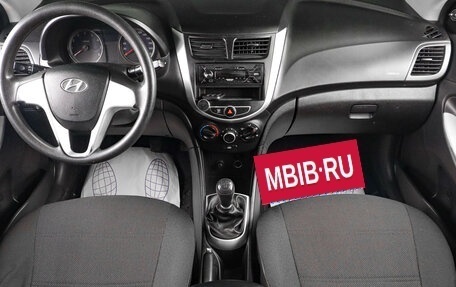 Hyundai Solaris II рестайлинг, 2012 год, 779 000 рублей, 13 фотография