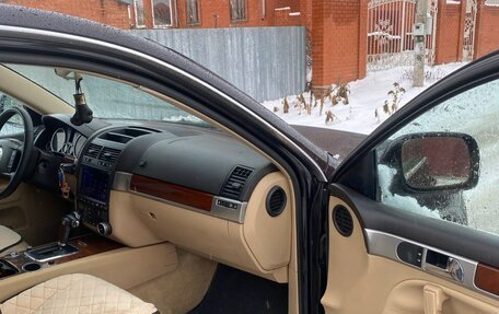 Volkswagen Touareg III, 2004 год, 650 000 рублей, 10 фотография