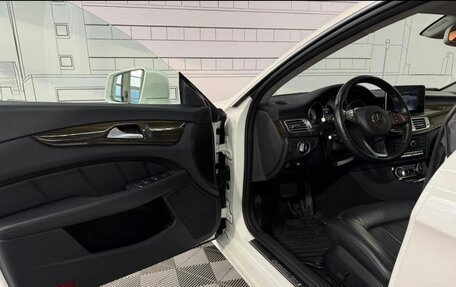 Mercedes-Benz CLS, 2016 год, 3 100 000 рублей, 14 фотография