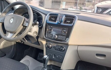 Renault Logan II, 2015 год, 870 000 рублей, 8 фотография