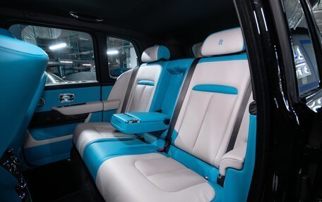 Rolls-Royce Cullinan, 2024 год, 62 000 000 рублей, 11 фотография