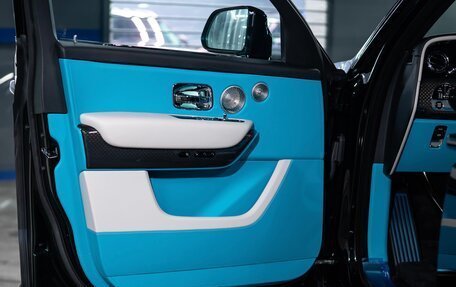 Rolls-Royce Cullinan, 2024 год, 62 000 000 рублей, 22 фотография