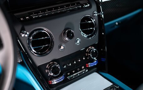 Rolls-Royce Cullinan, 2024 год, 62 000 000 рублей, 18 фотография