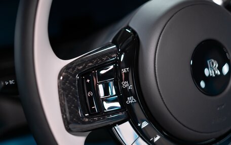 Rolls-Royce Cullinan, 2024 год, 62 000 000 рублей, 25 фотография